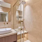 Luxurious Airconditioned Arc De Triomphe Париж