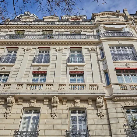 Luxurious Airconditioned Arc De Triomphe